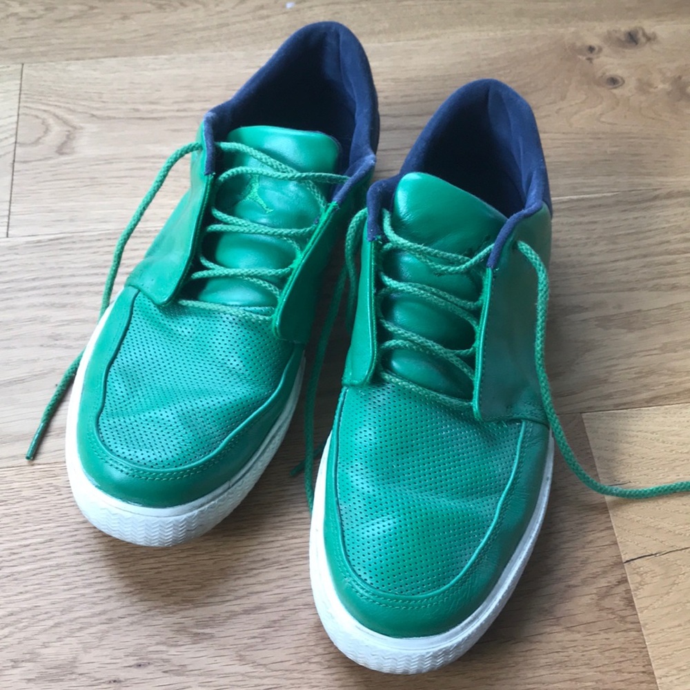 Jordan Sneaker low top skate shoe sneakers